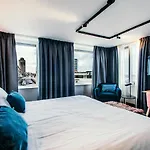 Amsterdam Beach Hotel