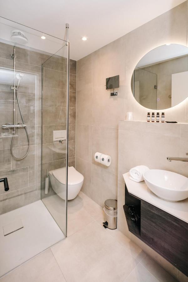 Amsterdam Hotel 3*